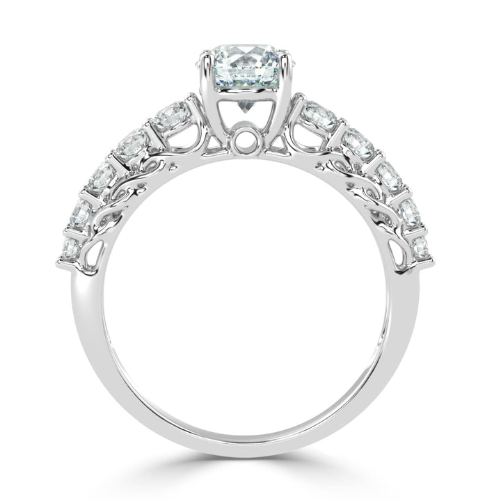 Eternal Radiance: Solitaire Diamond Ring