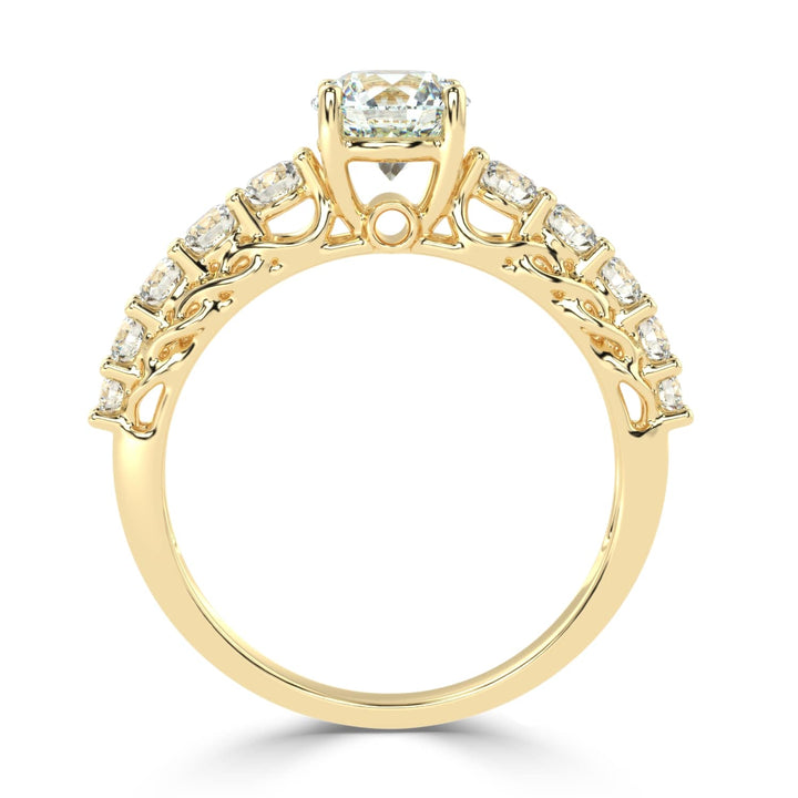 Eternal Radiance: Solitaire Diamond Ring